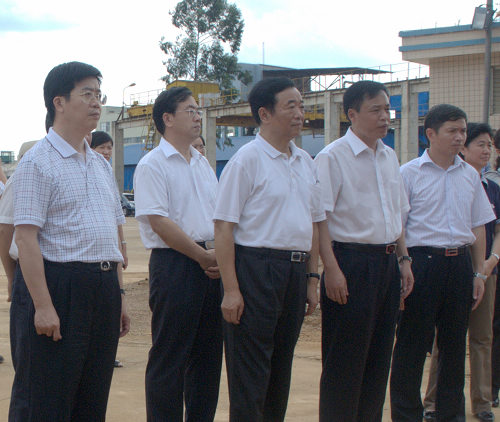 9月8日，中央巡視組組長、十一屆全國人大農業(yè)和農村委員會副主任委員房鳳友，中央巡視組副組長、副部級巡視專員郭林，中央巡視組副組長、副部級巡視專員謝秀蘭等領導一行8人，到湘桂循環(huán)經濟產業(yè)園對集團經濟建設、黨建等工作情況進行檢查指導。自治區(qū)黨委組織部部長周新建，崇左市委副書記、市長黃克，江州區(qū)委書記藍大煌，湘桂集團董事局副主席陳輝，湘桂公司總經理朱光彩等陪同考察。